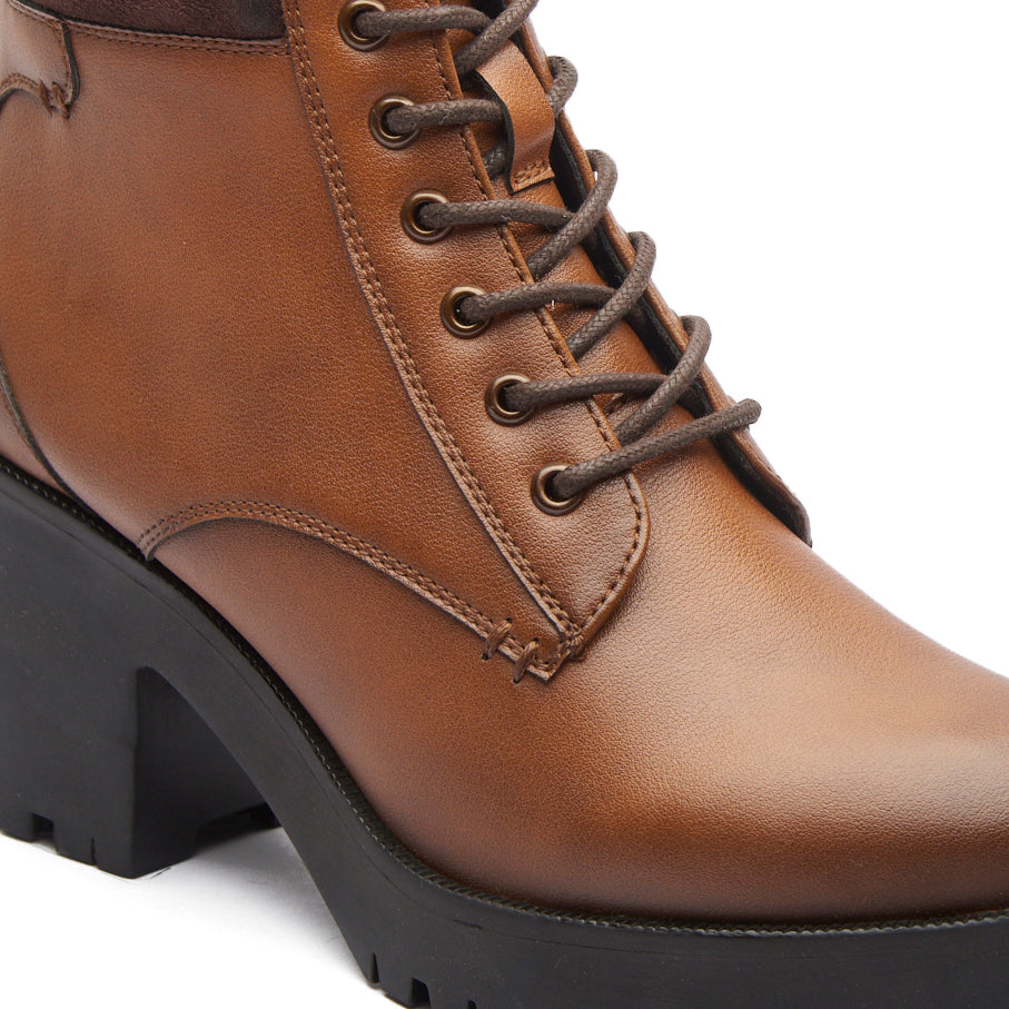 Comiso Ankle Boots Tan