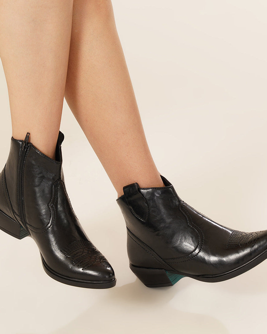 Caia Ankle Boots Black